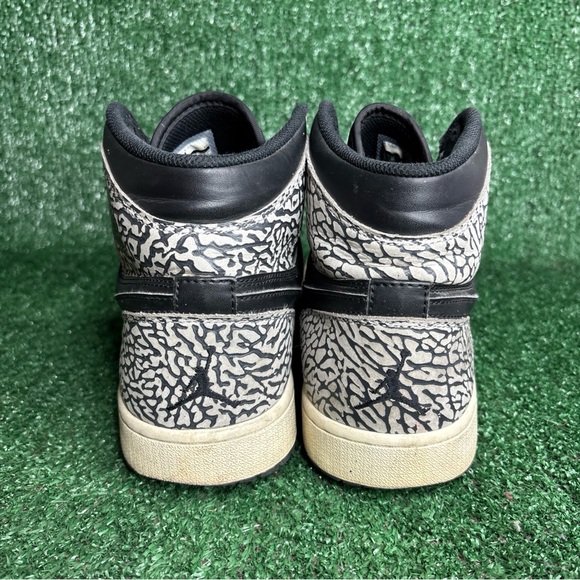 Size 12 - Air Jordan 1 Retro High Black Elephant - Picture 4 of 12